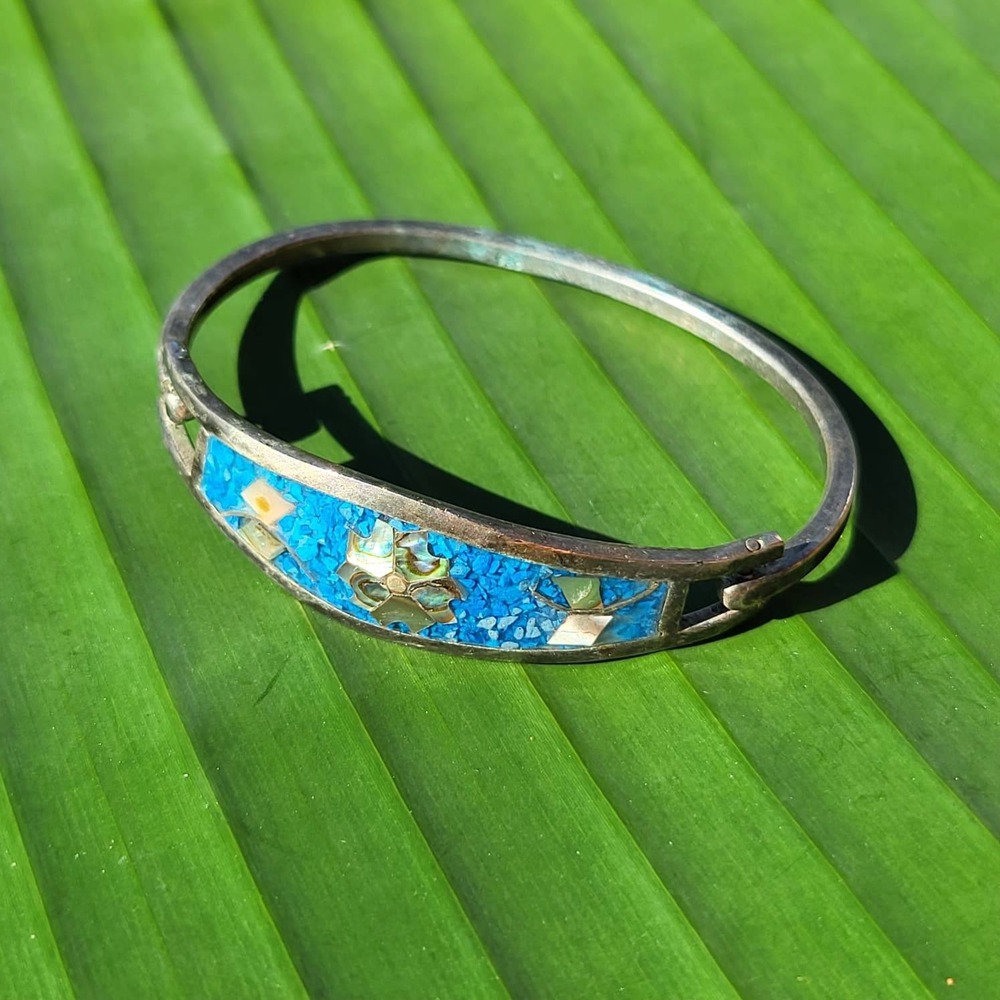 Vintage Alpaca Silver Abalone Crushed Stone Inlay Hinged Bangle Bracelet Blue